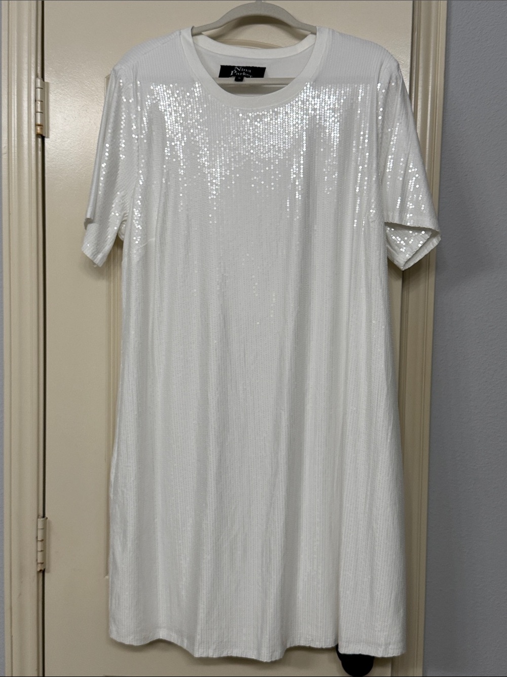 Nina Parker White Sequin Short Sleeve Shift Dress - 1X